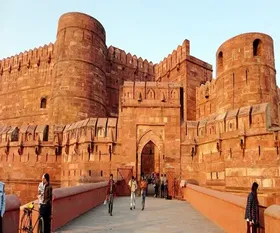 agra_fort.webp