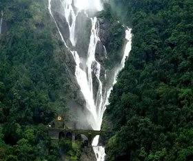 dudhsagar_fall_goa-min_561.webp