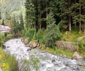 manali_river_view_15.webp